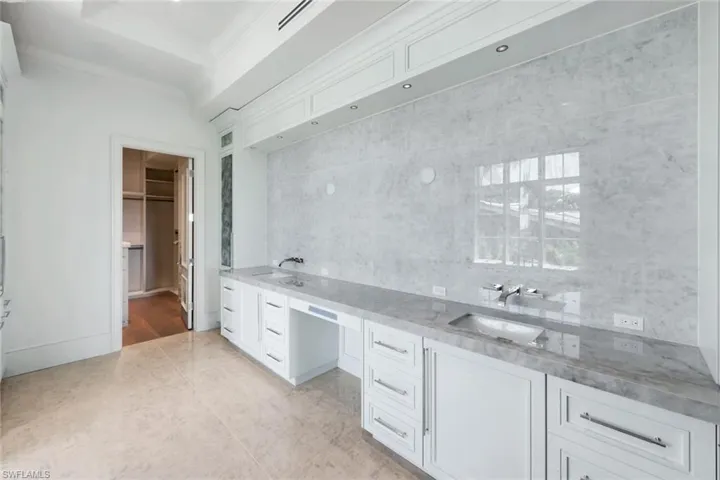 1690 Chesapeake Ave, Naples, Florida 34102