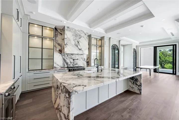 1690 Chesapeake Ave, Naples, Florida 34102