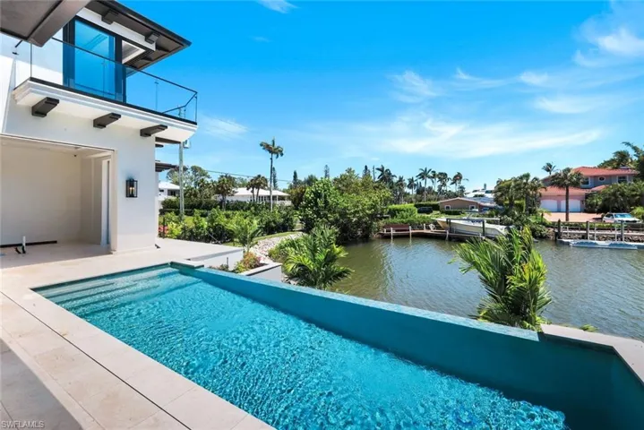 1690 Chesapeake Ave, Naples, Florida 34102
