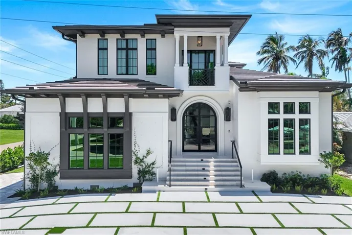 1690 Chesapeake Ave, Naples, Florida 34102