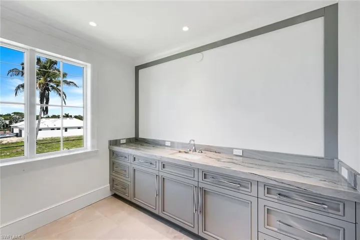 1690 Chesapeake Ave, Naples, Florida 34102