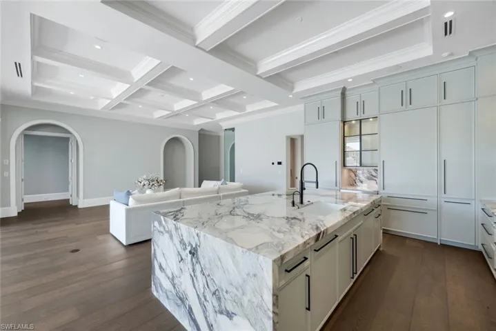 1690 Chesapeake Ave, Naples, Florida 34102