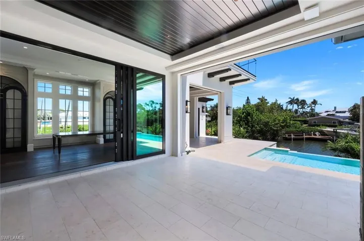 1690 Chesapeake Ave, Naples, Florida 34102