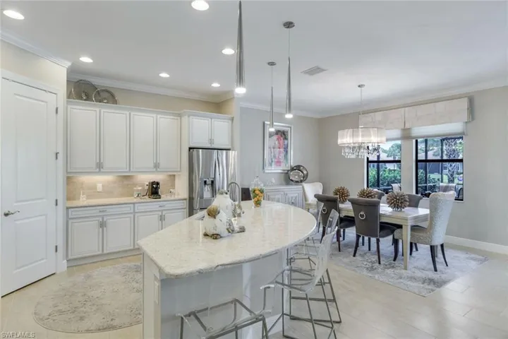 Large Island for prepping food and entertaining