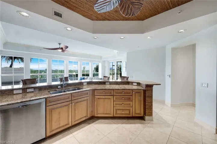 295 Grande Way 104, Naples, Florida 34110