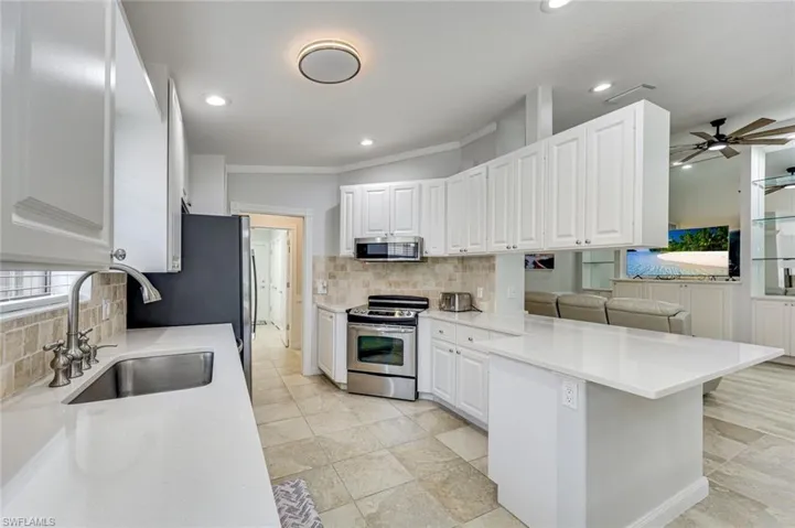 7221  Bellini  WAY, Naples, FL 34114