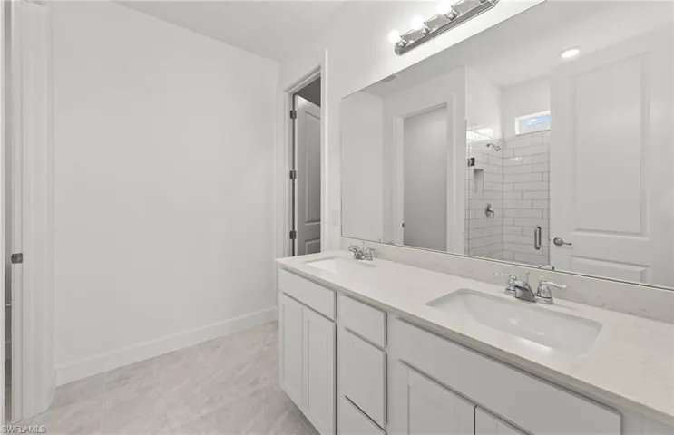 Dual vanity