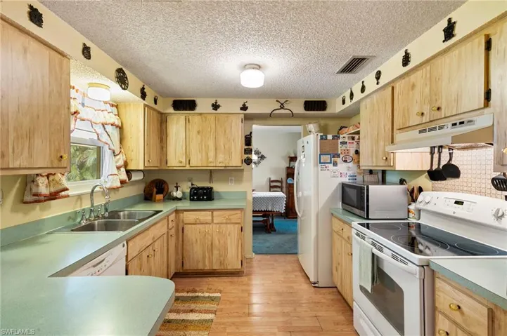 19085  Coconut  RD, Fort Myers, FL 33967