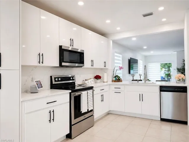 506 Nw Juanita Ct, Cape Coral, Florida 33993