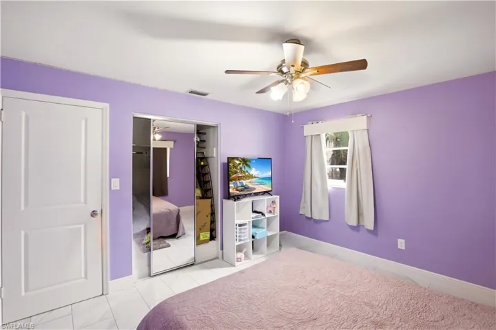 1736  Bonnie  CT, Fort Myers, FL 33901