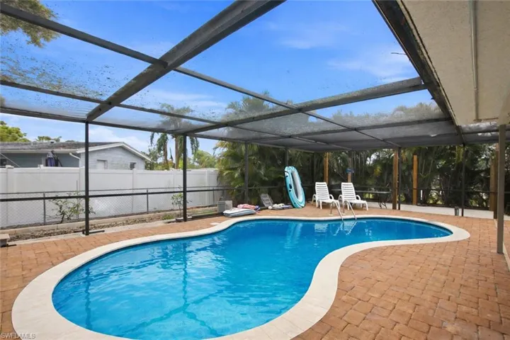 1736  Bonnie  CT, Fort Myers, FL 33901