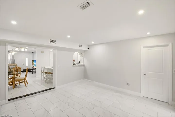 1736  Bonnie  CT, Fort Myers, FL 33901