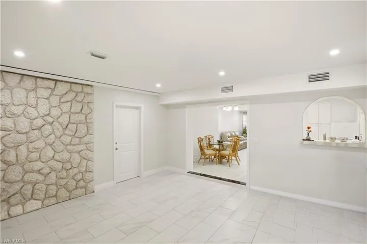 1736  Bonnie  CT, Fort Myers, FL 33901