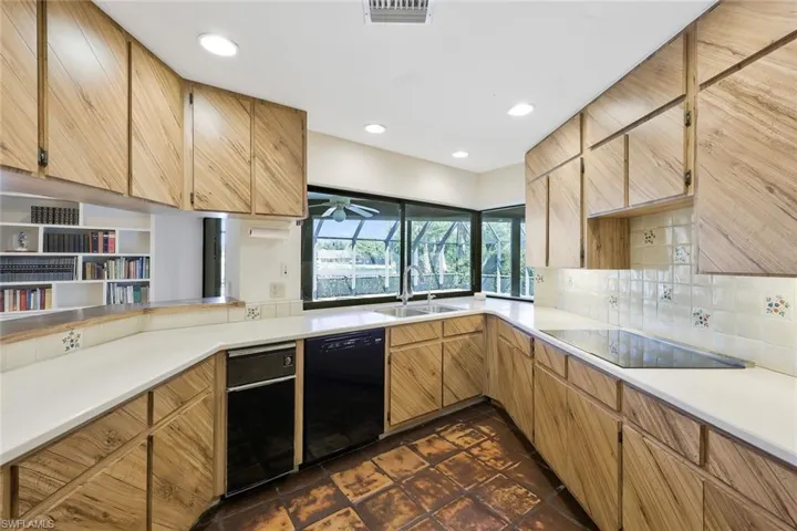 700  Bald Eagle  DR, Naples, FL 34105