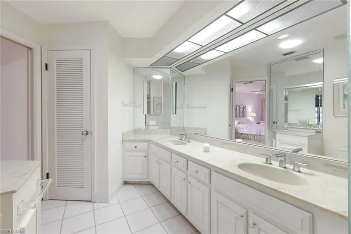 700  Bald Eagle  DR, Naples, FL 34105