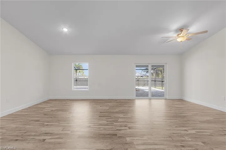 VINYL PLANK FLOORING
