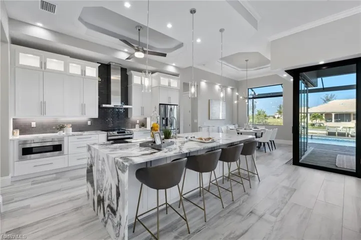 Breakfast bar