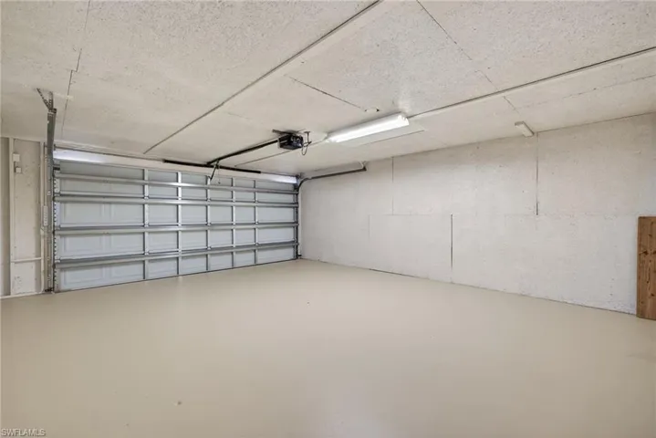 2 CAR GARAGE