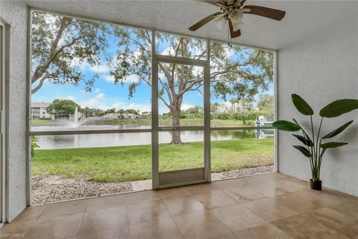 9580 Victoria Ln 104, Naples, Florida 34109