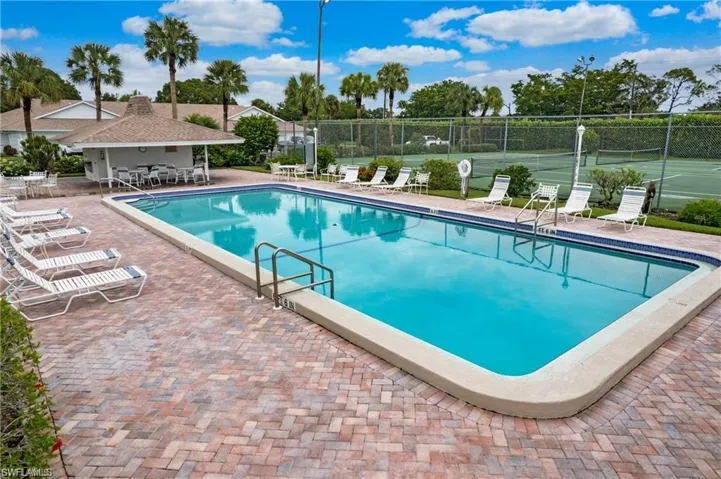 9580 Victoria Ln 104, Naples, Florida 34109