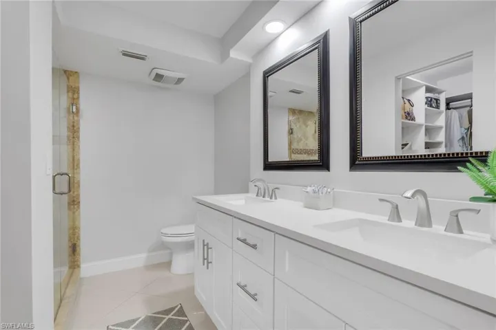 9580 Victoria Ln 104, Naples, Florida 34109
