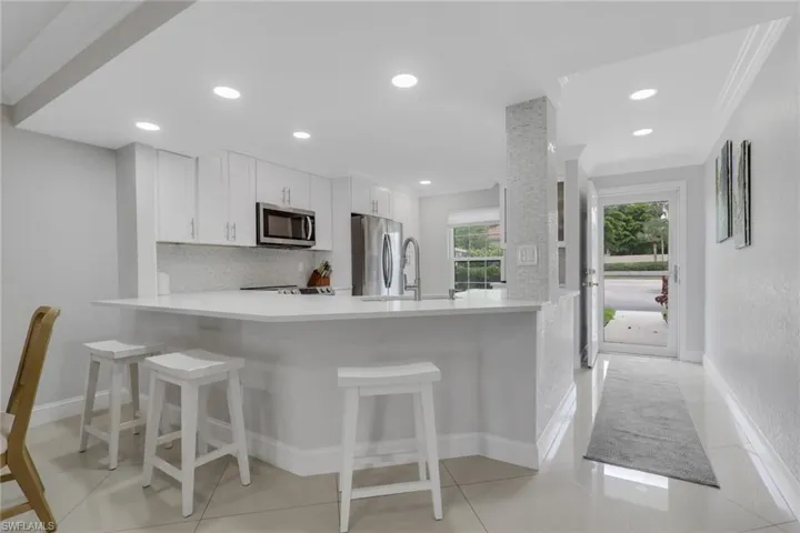 9580 Victoria Ln 104, Naples, Florida 34109