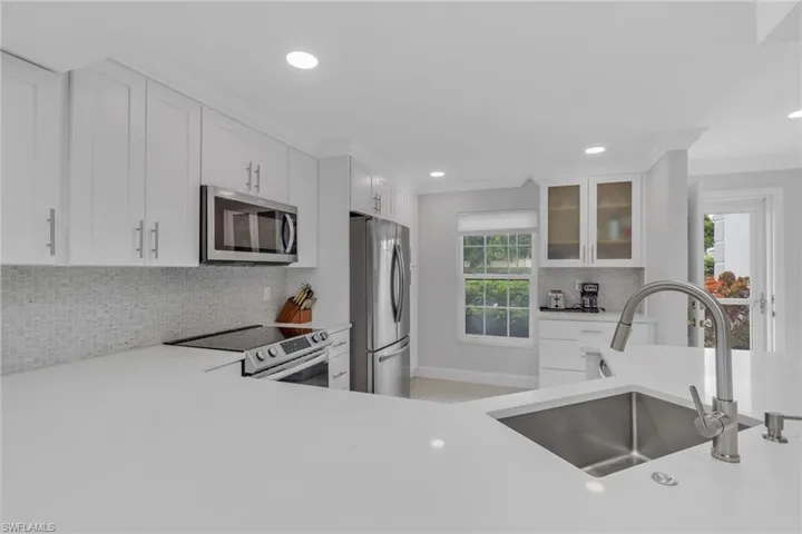 9580 Victoria Ln 104, Naples, Florida 34109