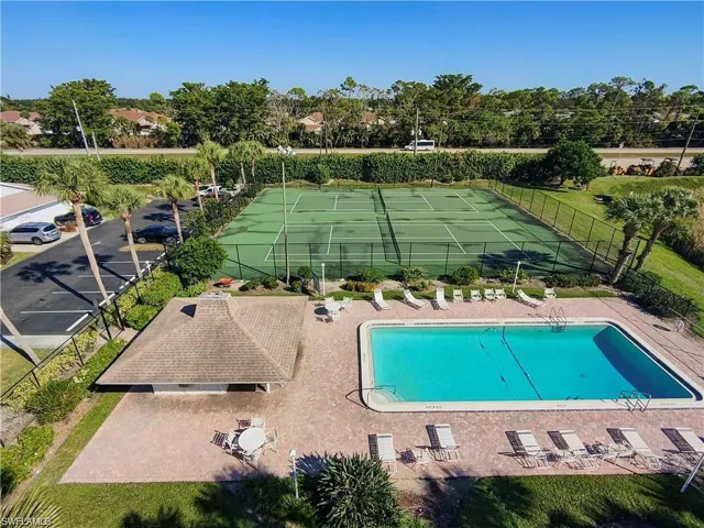 9580 Victoria Ln 104, Naples, Florida 34109