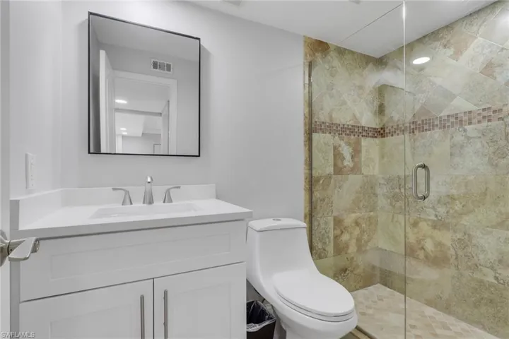 9580 Victoria Ln 104, Naples, Florida 34109