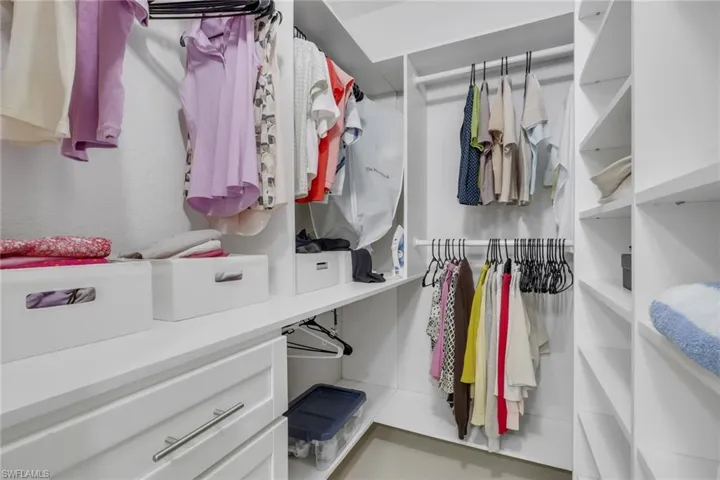 9580 Victoria Ln 104, Naples, Florida 34109