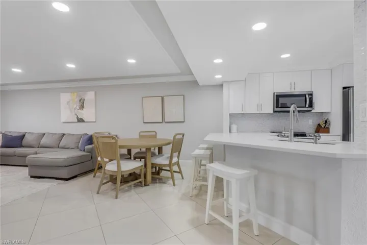 9580 Victoria Ln 104, Naples, Florida 34109