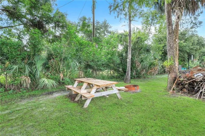 763 35th Ave Nw, Naples, Florida 34120