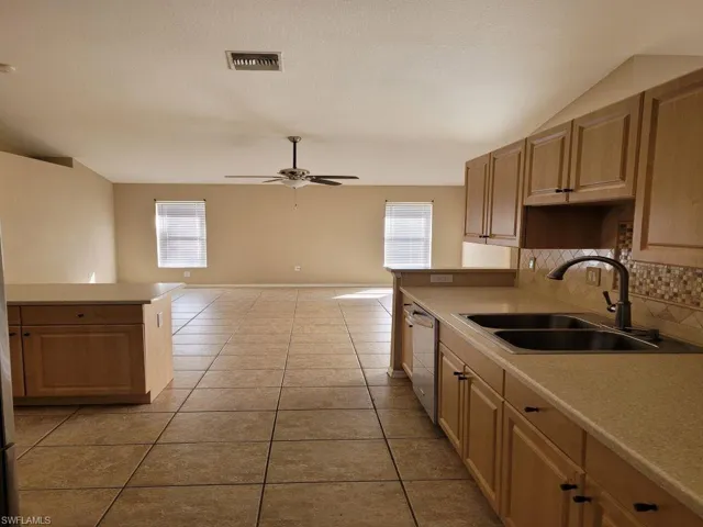 4145 Sw 9th Ave, Cape Coral, Florida 33914
