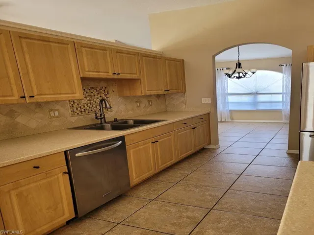 4145 Sw 9th Ave, Cape Coral, Florida 33914