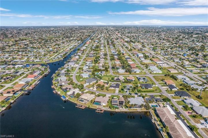 4622 SW Santa Barbara  PL, Cape Coral, FL 33914