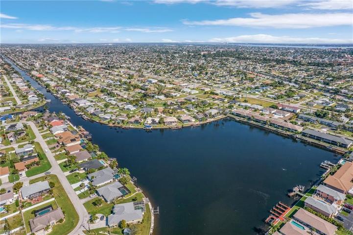4622 SW Santa Barbara  PL, Cape Coral, FL 33914