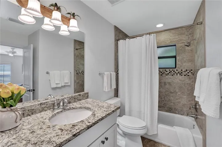 Bathroom/shower/tub
