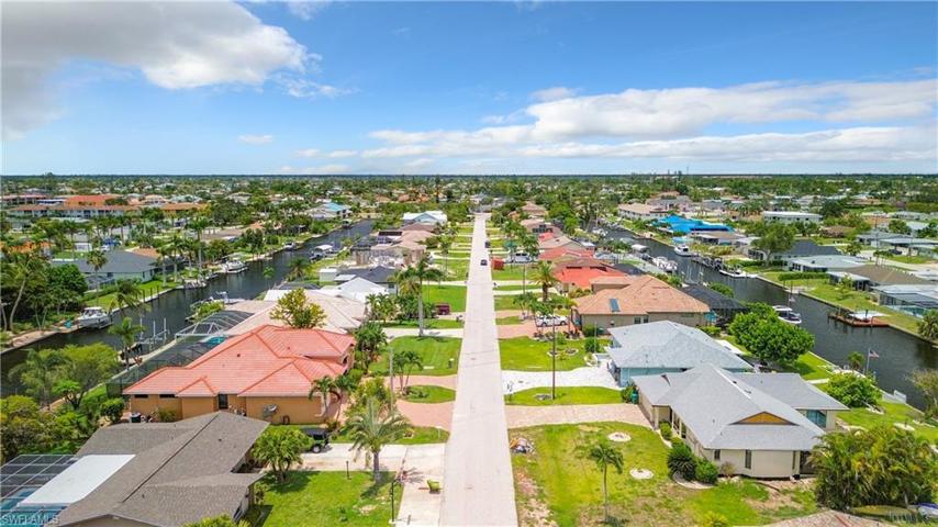 4918 Triton CT W, CAPE CORAL FL 33904