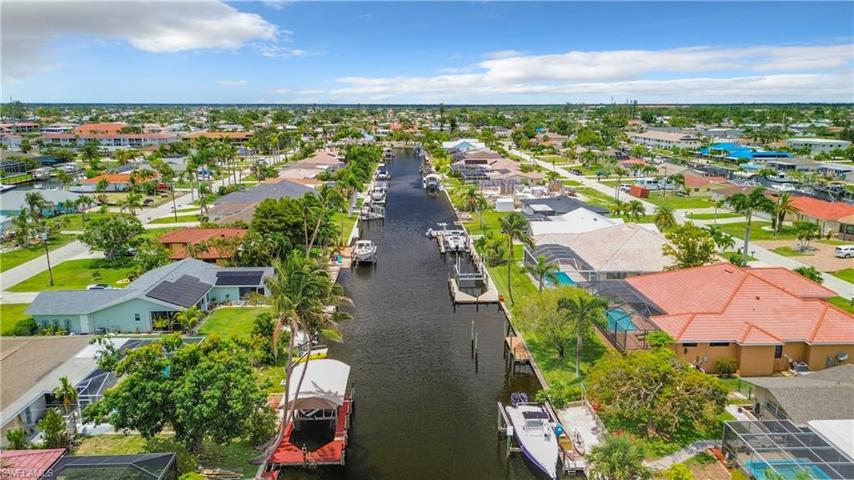 4918 Triton CT W, CAPE CORAL FL 33904