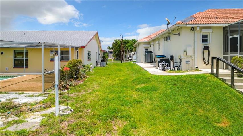 4918 Triton CT W, CAPE CORAL FL 33904