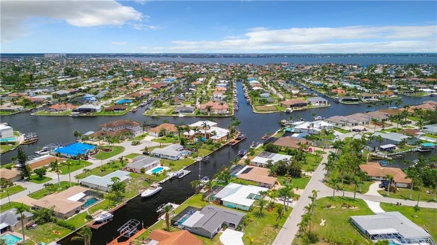 4918 Triton CT W, CAPE CORAL FL 33904