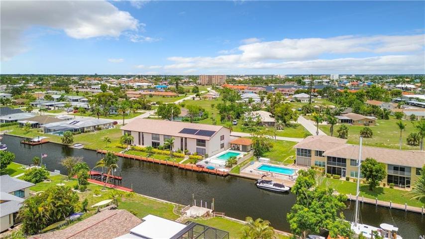 4918 Triton CT W, CAPE CORAL FL 33904