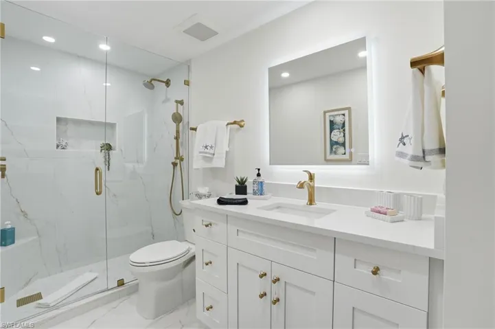 3443 Gulf Shore Blvd N # 814, Naples, Florida 34103