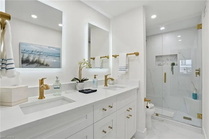 3443 Gulf Shore Blvd N # 814, Naples, Florida 34103