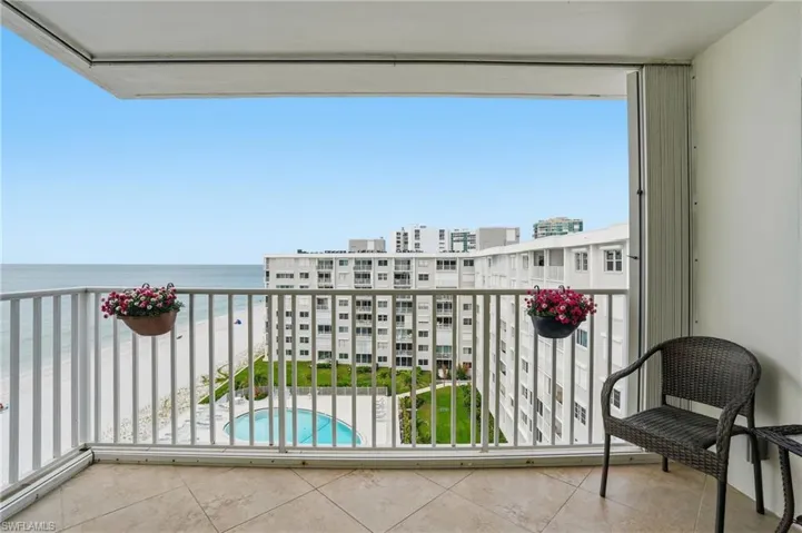 3443 Gulf Shore Blvd N # 814, Naples, Florida 34103