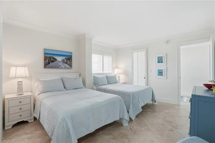 3443 Gulf Shore Blvd N # 814, Naples, Florida 34103