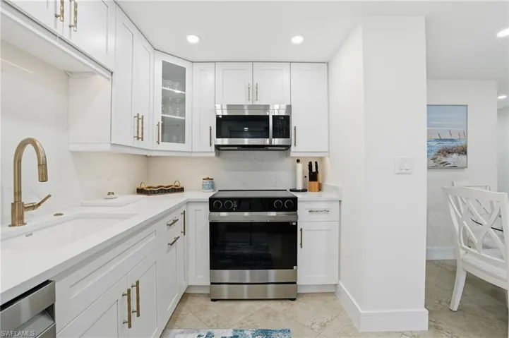 3443 Gulf Shore Blvd N # 814, Naples, Florida 34103