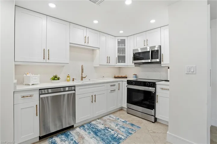 3443 Gulf Shore Blvd N # 814, Naples, Florida 34103