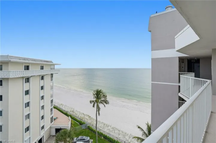 3443 Gulf Shore Blvd N # 814, Naples, Florida 34103