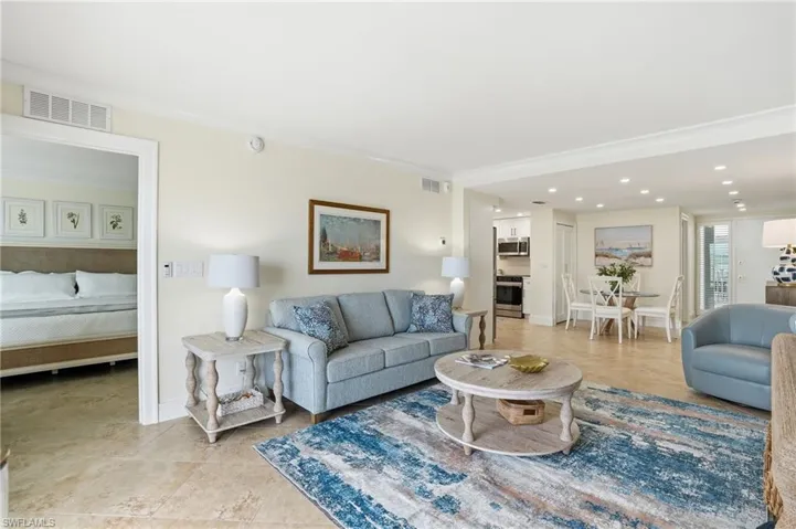 3443 Gulf Shore Blvd N # 814, Naples, Florida 34103